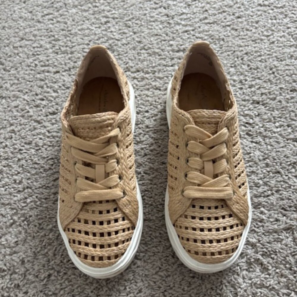 Charles by Charles David Reason Rafia Platform Shoe size 6